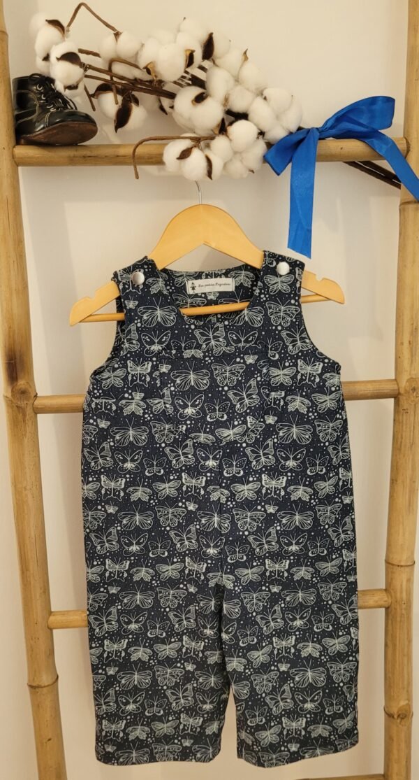 Combinaison imprimé jeans bleu clair avec motifs papillons