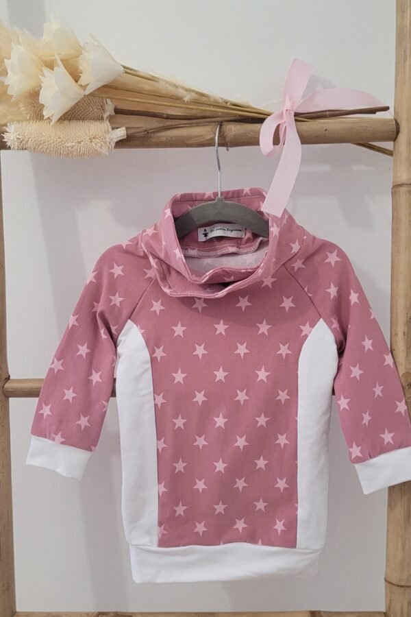 Robe sweat-shirt imprimé avec col étoiles sur fond rose avec empiècement blanc