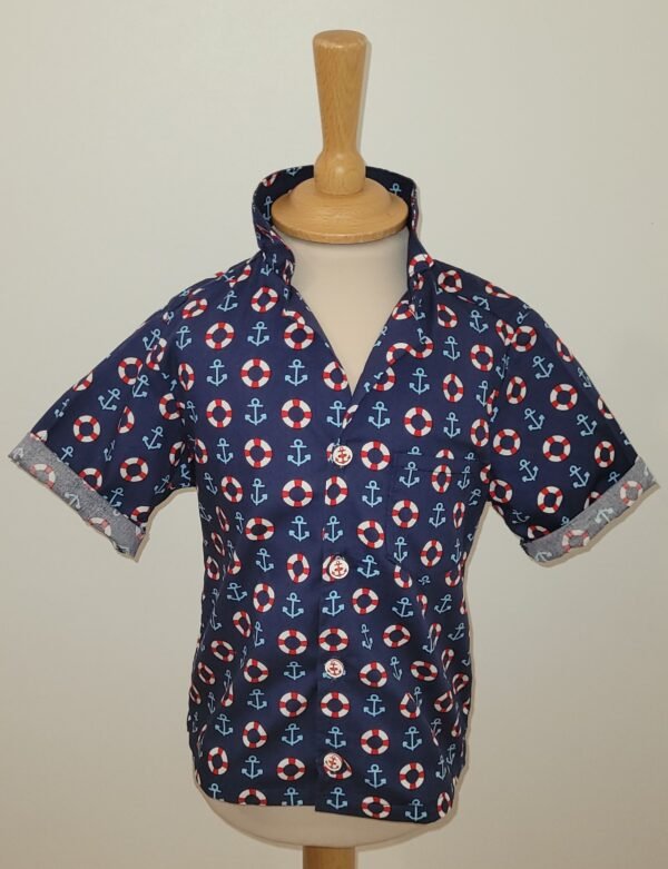 Chemise imprimé bouée et ancre sur fond bleu marine
