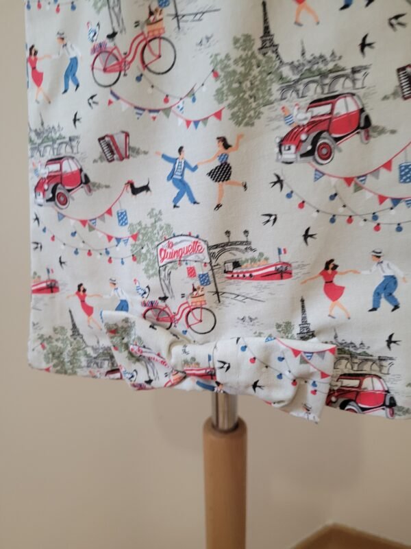 Robe chasuble imprimé guinguette sur fond gris avec noeud – Image 4