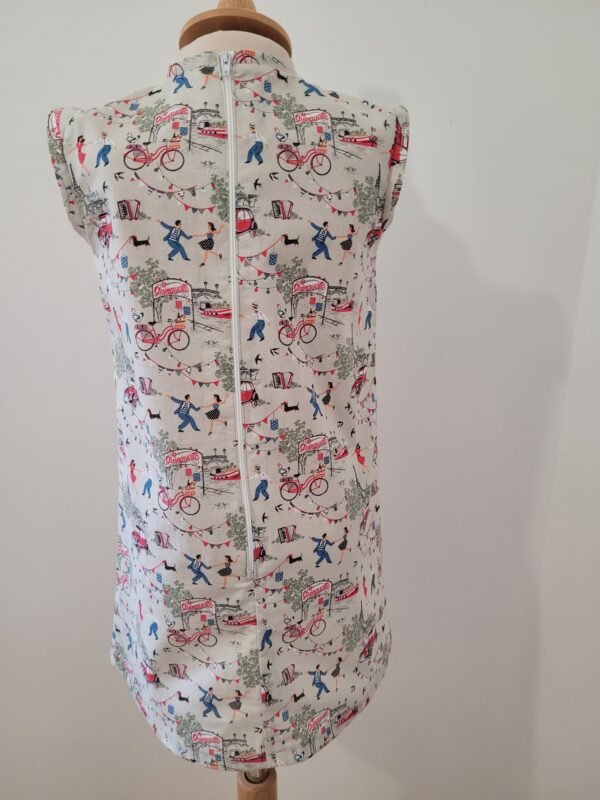 Robe chasuble imprimé guinguette sur fond gris avec noeud – Image 3