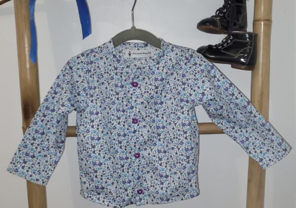 Chemise manches longues imprimé fleurs bleues et violettes – Image 3