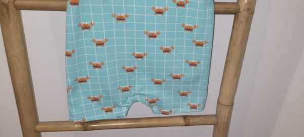 Combinaison imprimé crabes sur fond piscine – Image 3