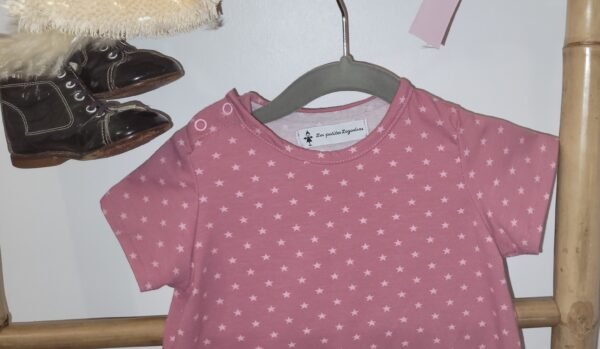 Combinaison imprimé étoiles sur fond rose – Image 2