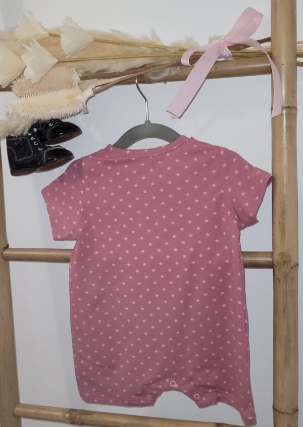 Combinaison imprimé étoiles sur fond rose – Image 4